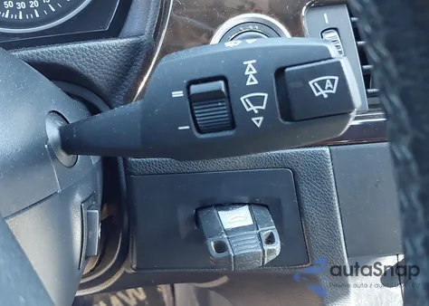 2011 BMW 328I xDrive z USA, uszkodzony, nr VIN WBAPK5C50BA654553